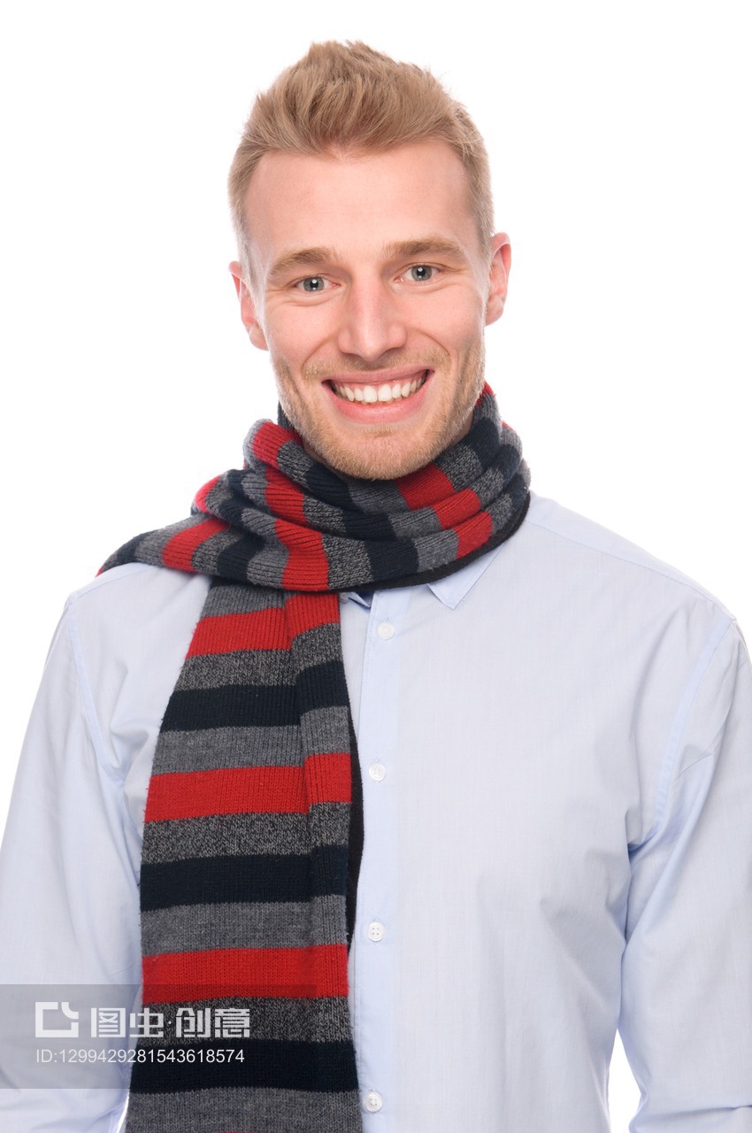 围巾，一种男性气质的多面镜像